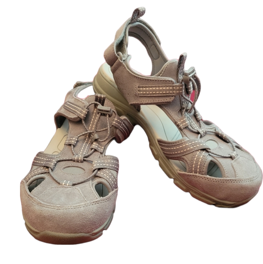 Lands end size 11d gray water sandals